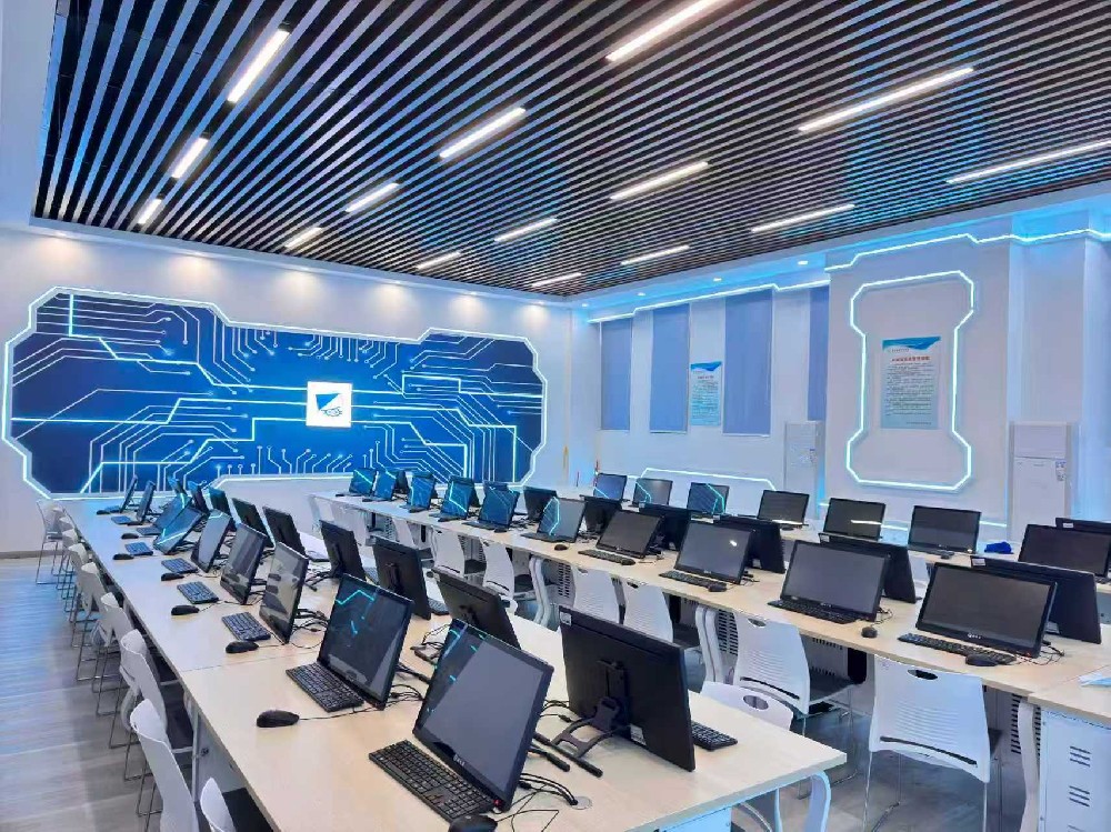 合肥立信学校计算机动画制作专业